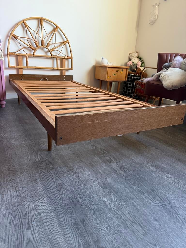 GRATIS vintage midcentury eenpersoonsbed exclusief hoofdeind, 90 cm, Une personne, Brun, Enlèvement