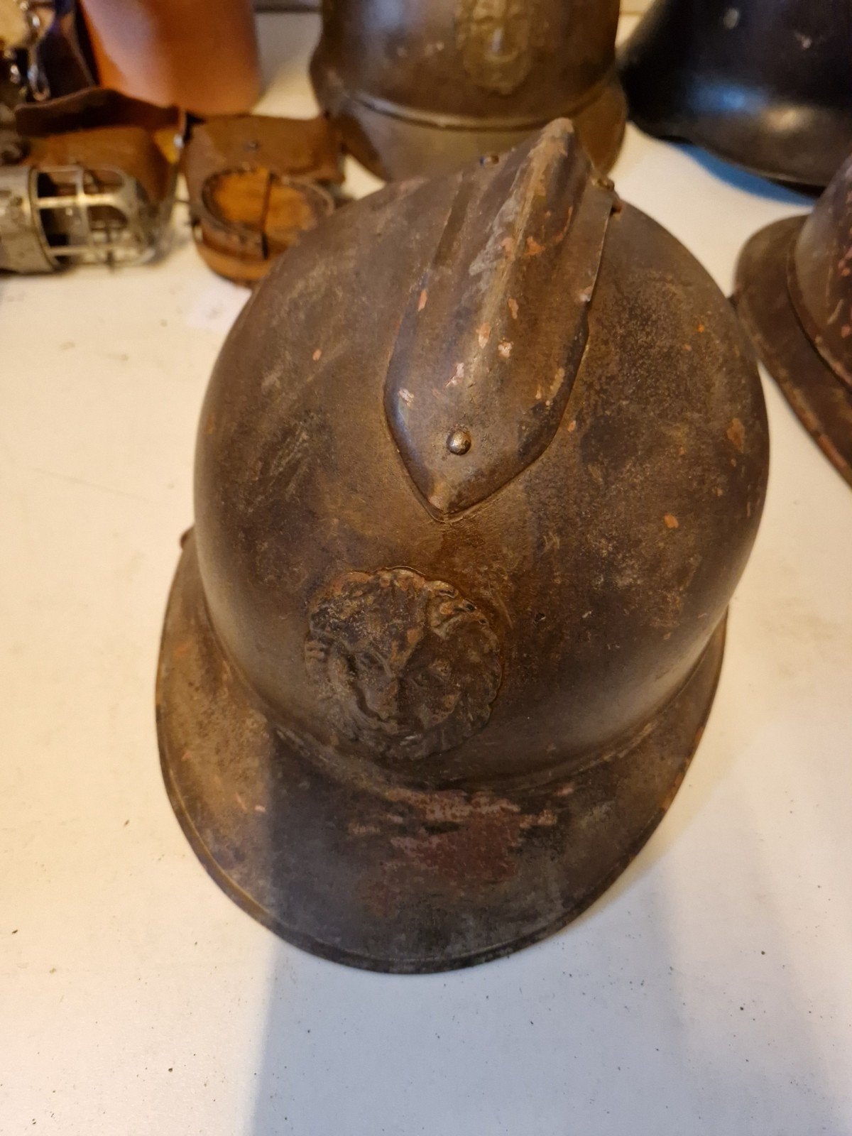 Belgische helm met binnenwerk verouderd, Verzamelen, Militaria | Algemeen, Ophalen of Verzenden