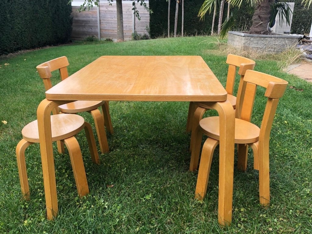 Table rétro pour enfants 3 chais et 1 tabAlvar Aalto/Artek, Enlèvement, Utilisé, Table(s) et Chaise(s)