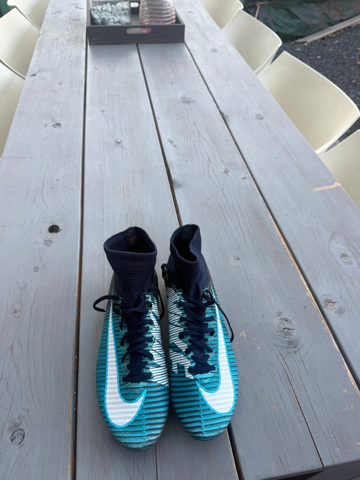 Chaussures de football Nike Mercurial - presque neuves, Sports & Fitness, Envoi, Comme neuf, Chaussures