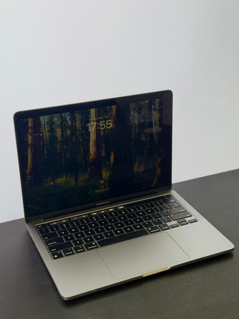 Macbook pro M1 chip 256 gb SSD, 256 GB, Qwerty, 8 GB, 13 inch