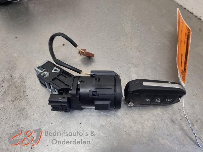 Serrure de contact + clé d'un Peugeot Expert, Autos : Pièces & Accessoires, -, 3 mois de garantie, Utilisé, -