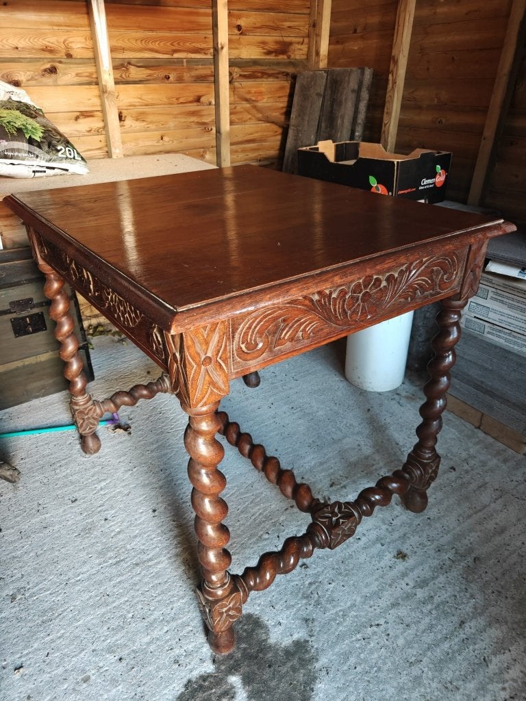 Table en chêne espagnol - pieds tournés - sculptée à la main, Antiquités & Art, Enlèvement