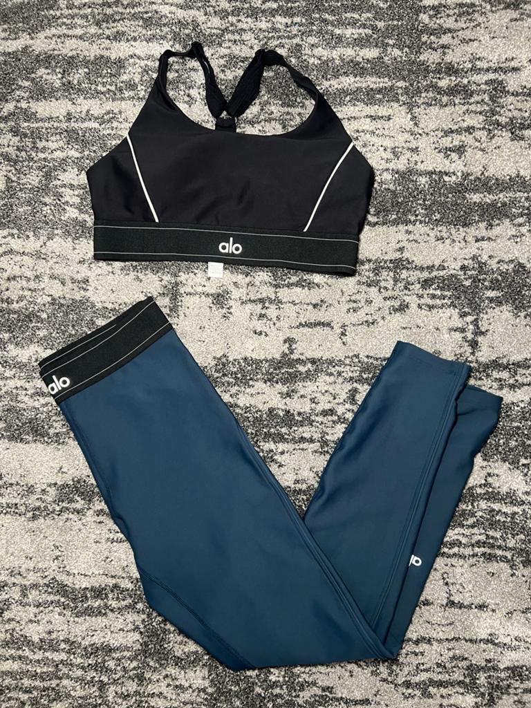 Ensemble de sport Alo Yoga plusieurs couleur disponible, Enlèvement ou Envoi, Comme neuf, Noir, Yoga