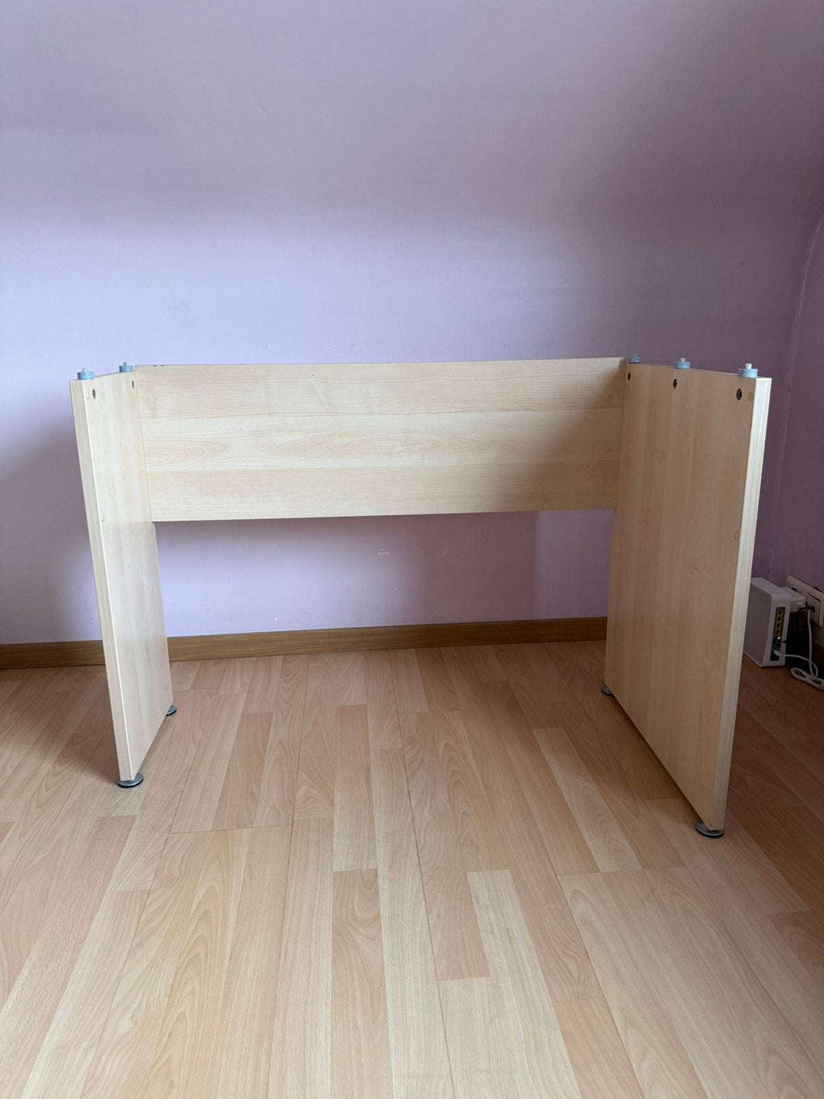 Bureau, Huis en Inrichting, Bureaus, Ophalen, Zo goed als nieuw, Beige