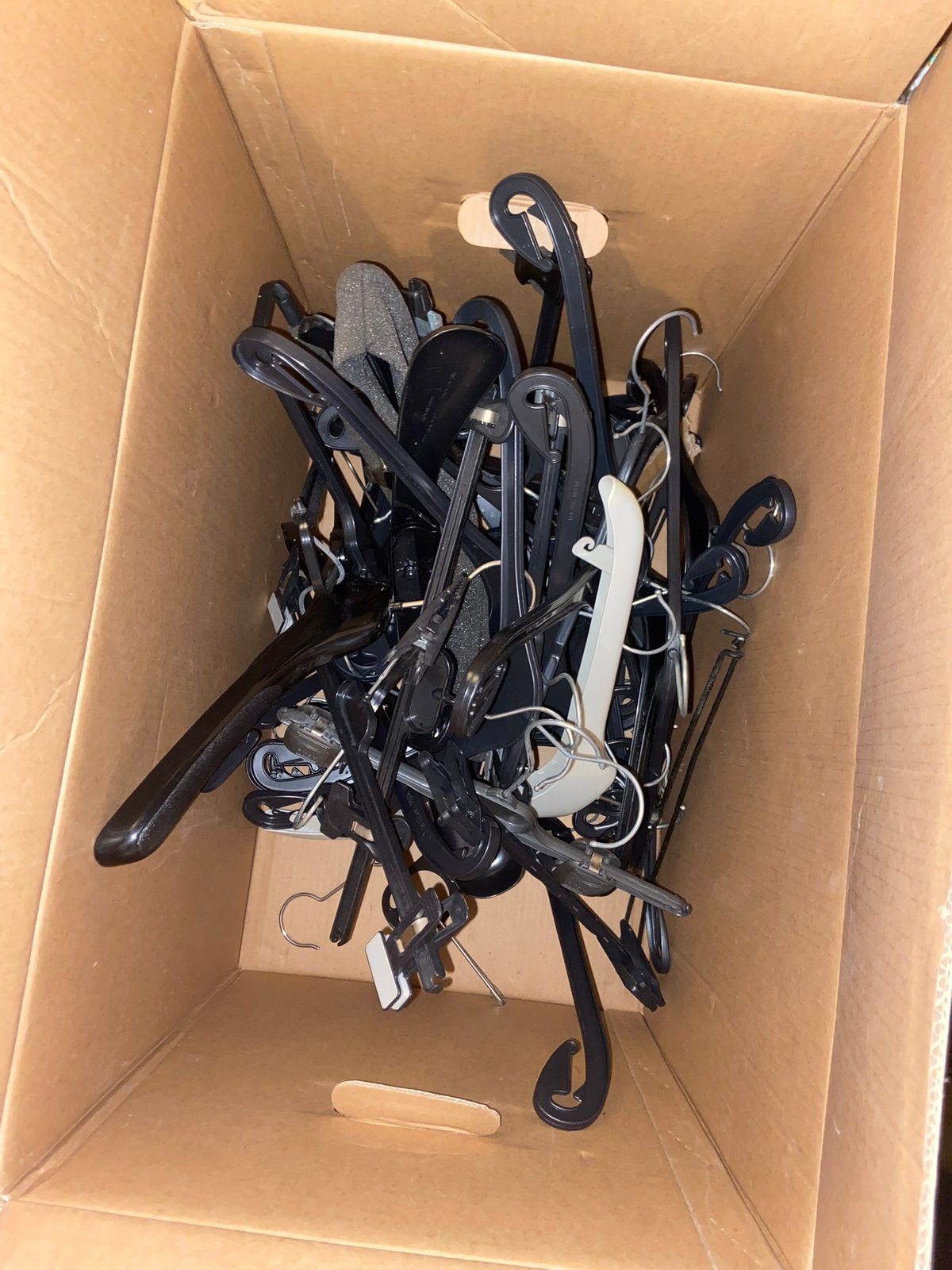 Gratis op te halen kleerhangers, Ophalen, Gebruikt, Overige materialen, Volwassenen