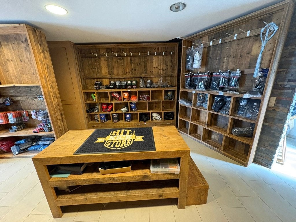 Houten winkelkasten / rekken, Zakelijke goederen, Ophalen
