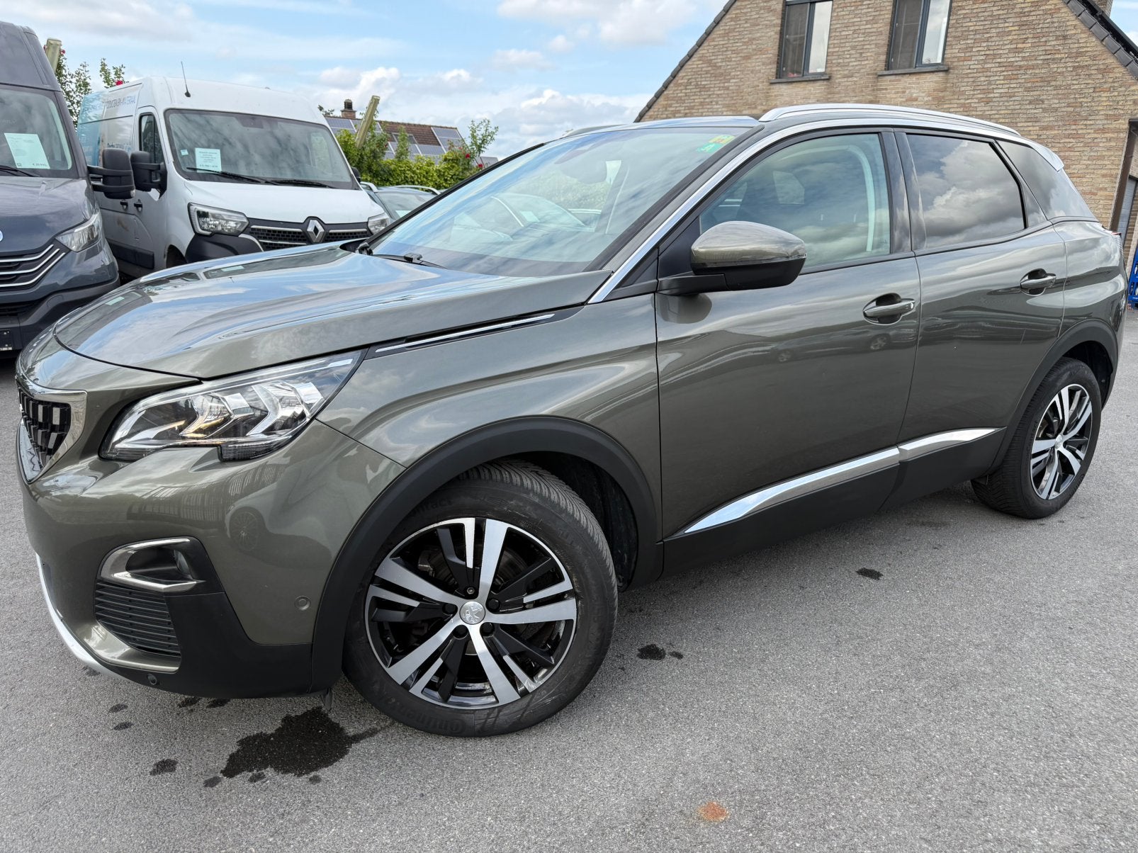 PEUGEOT 3008/1.5DIESEL/2019/PANO/CARPLAY/CAMERA, Voorwielaandrijving, 4 cilinders, Leder en Stof, 5 deurs