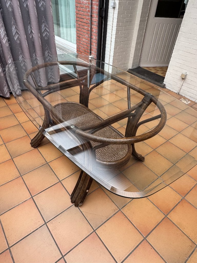 Rotan tafel met glazen blad, Huis en Inrichting, Ophalen, Gebruikt, Glas