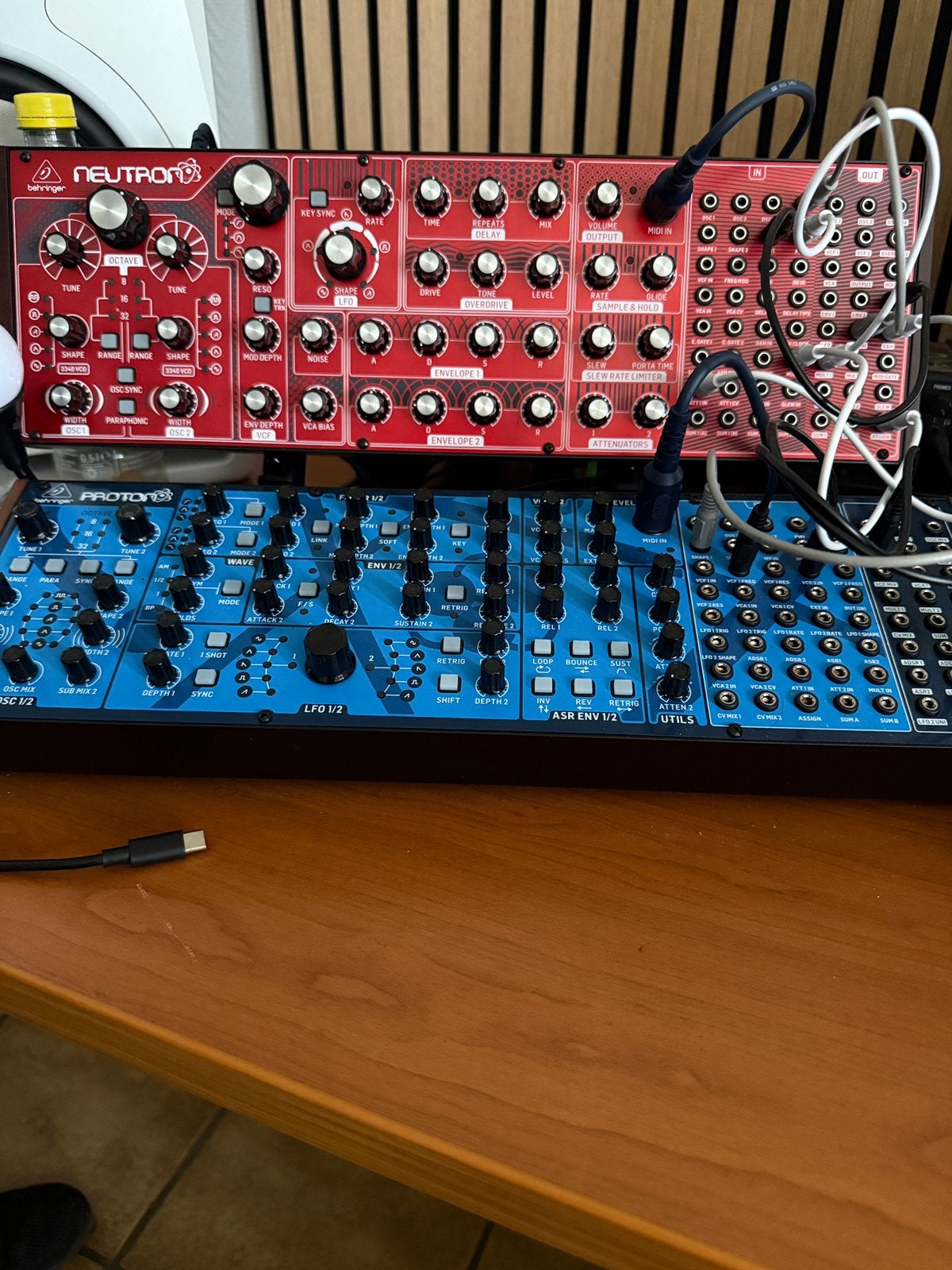 Behringer Neutron + Proton, Ophalen, Zo goed als nieuw