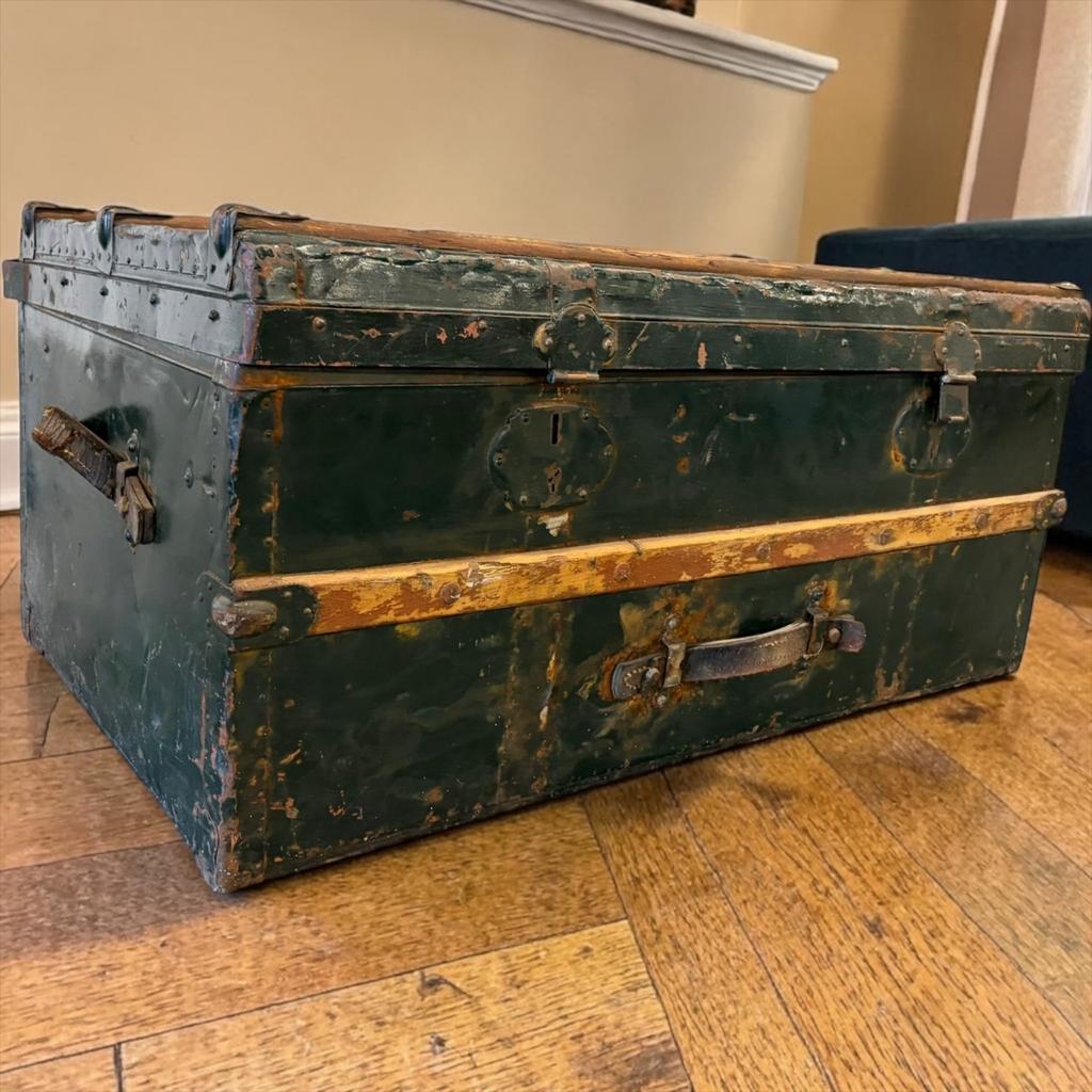 Boîte/étui de voyage vintage en fer vert, Envoi, Utilisé