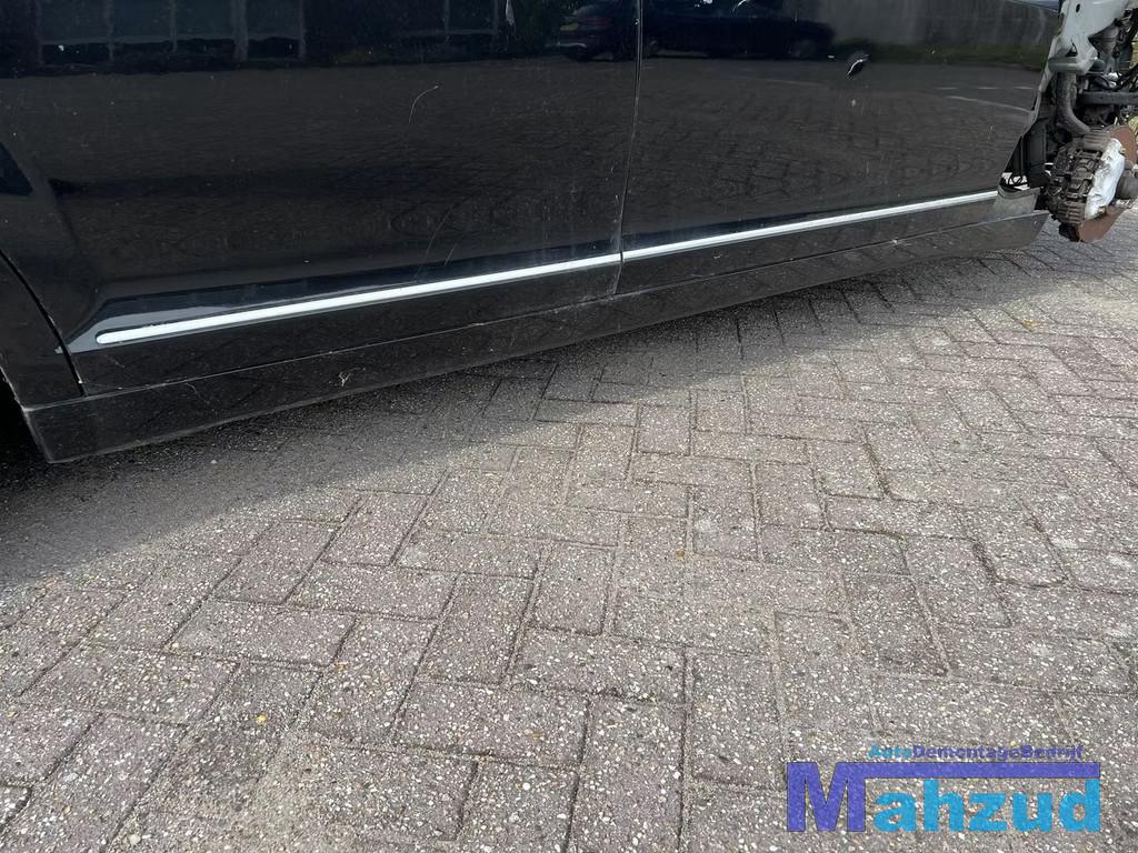 MERCEDES S KLASSE W221 ZWART C197 Rechts zijskirt 2005-2012, Gebruikt, Mercedes-Benz AG, Mercedes-Benz, Mercedesstrasse 120
70372  Stuttgart, DE