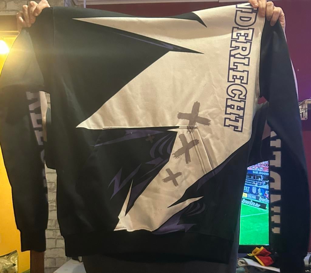 Trui met kap van Anderlecht, Ophalen, Nieuw