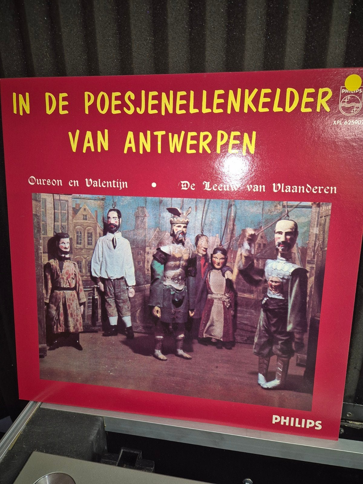 Lp poesjenellenkelder, Ophalen