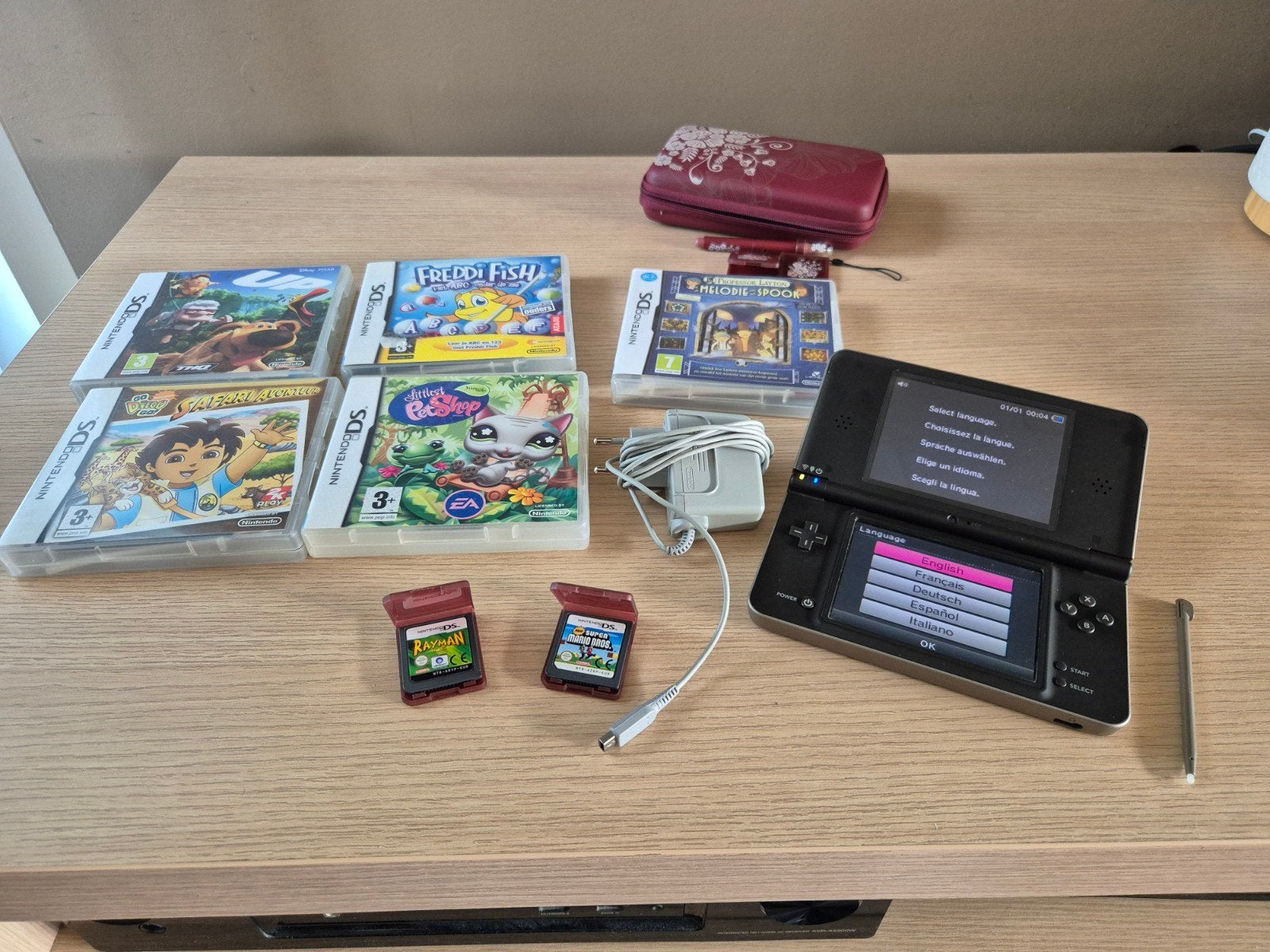 Nintendo DSi + spelletjes + case, Games en Spelcomputers, Ophalen of Verzenden, Gebruikt