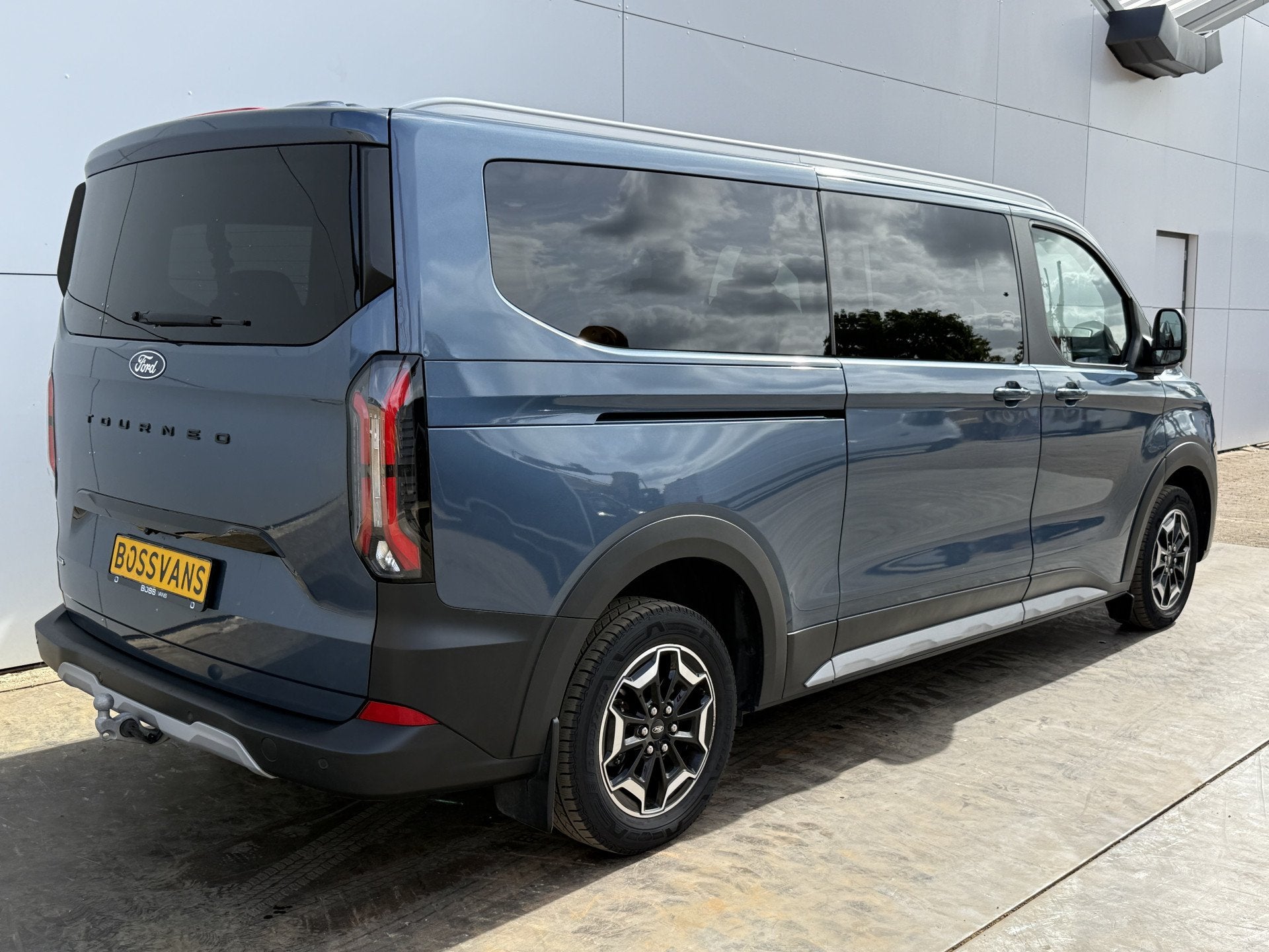Ford Tourneo Custom 233PK PHEV Prijs Incl. BPM Excl. BTW Aut, Autos, 8 places, Achat, Entreprise, 1850 kg
