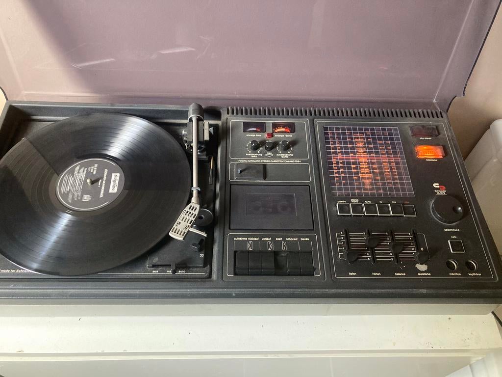 Vintage platenspeler,cassette,radio Schneider TS 1672 retro, Ophalen