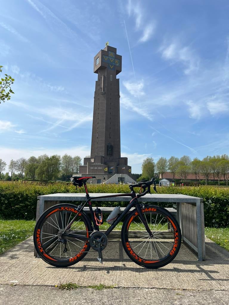 Cube koersfiets (letters zijn donker), Fietsen en Brommers, Fietsen | Racefietsen, Gebruikt, Carbon, Velgrem, Meer dan 20 versnellingen