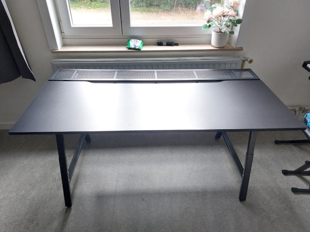 IKEA UTESPELARE - Bureau, Ophalen, In hoogte verstelbaar, Gebruikt, IKEA