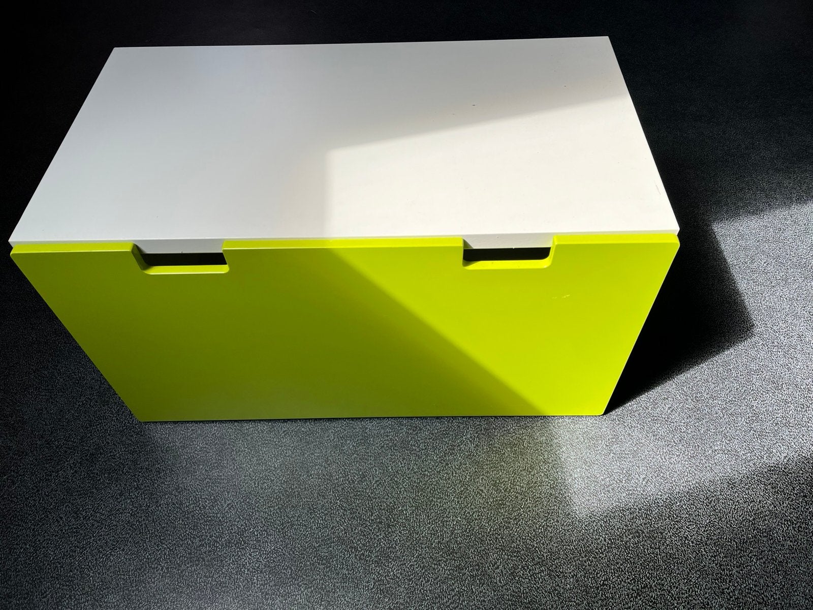 Speelgoedkist wit-limoengroen ikea, Ophalen, Zo goed als nieuw