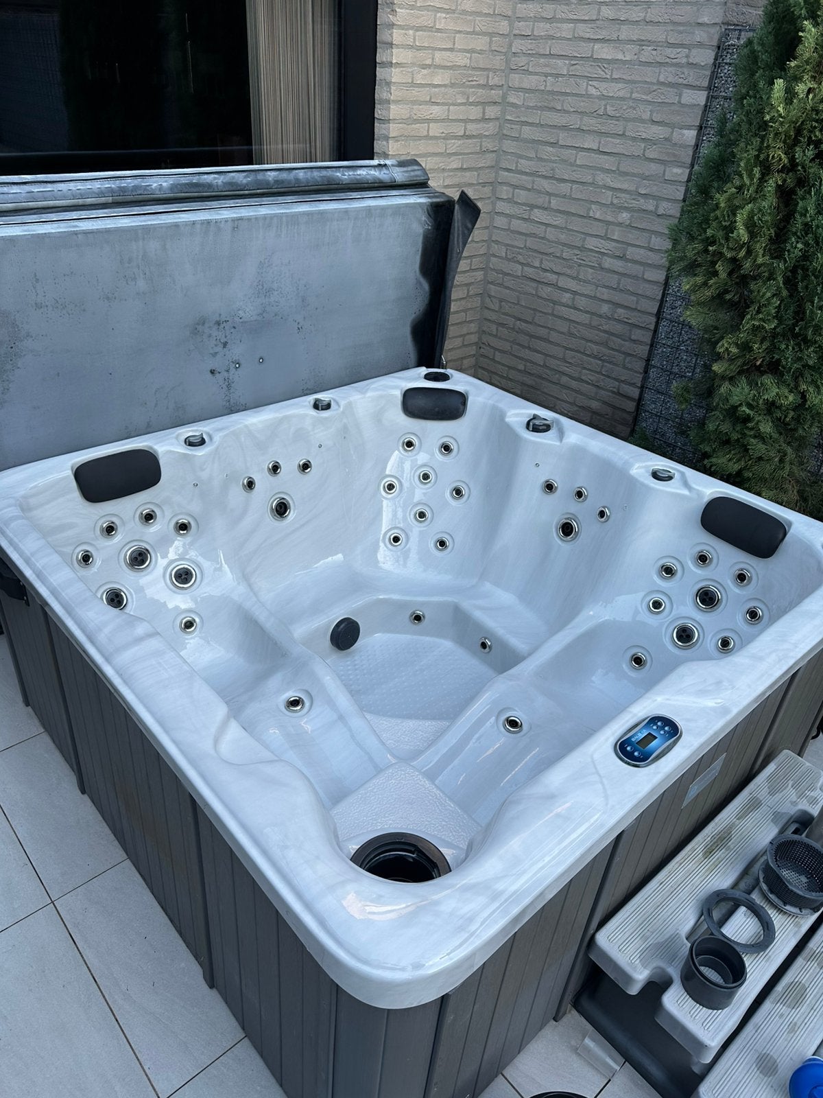 Jacuzzi, Jardin & Terrasse, Bains à remous et Spas, Enlèvement, Comme neuf, Couverture, Fixé