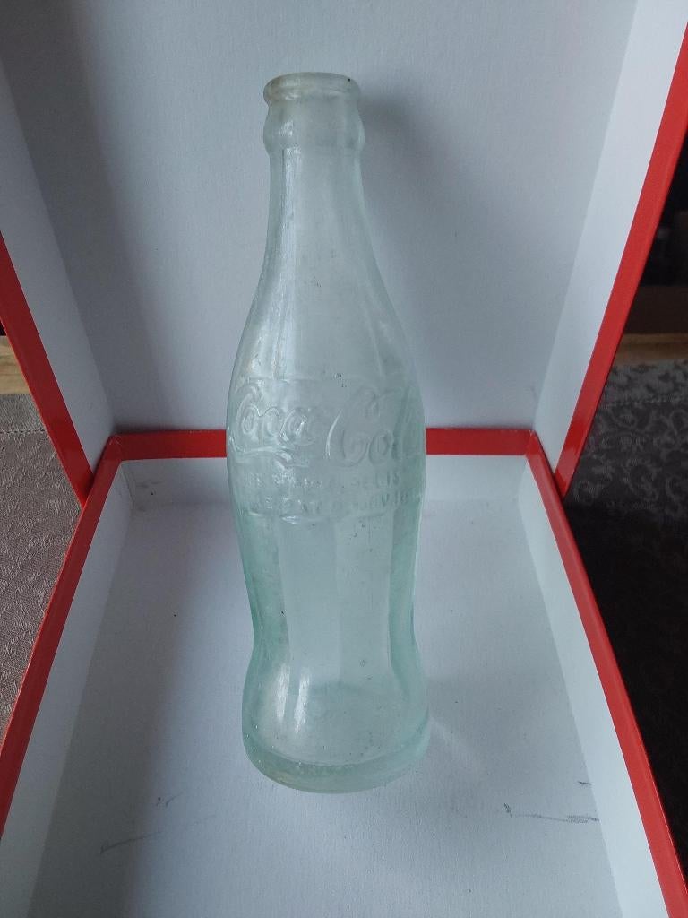 Coca Cola Fles embossed Memphis +-1945-1955, Ophalen of Verzenden