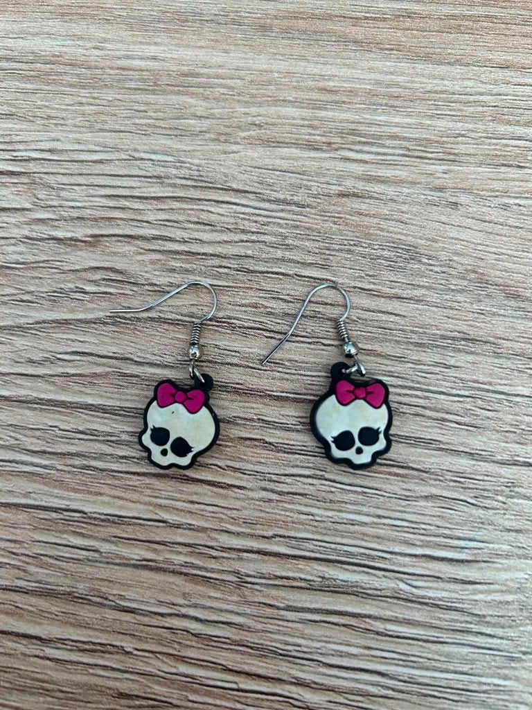 Boucle d’oreille Monster High, Bijoux, Sacs & Beauté, Boucles d'oreilles, Enlèvement, Comme neuf, Autres couleurs, Pendantes