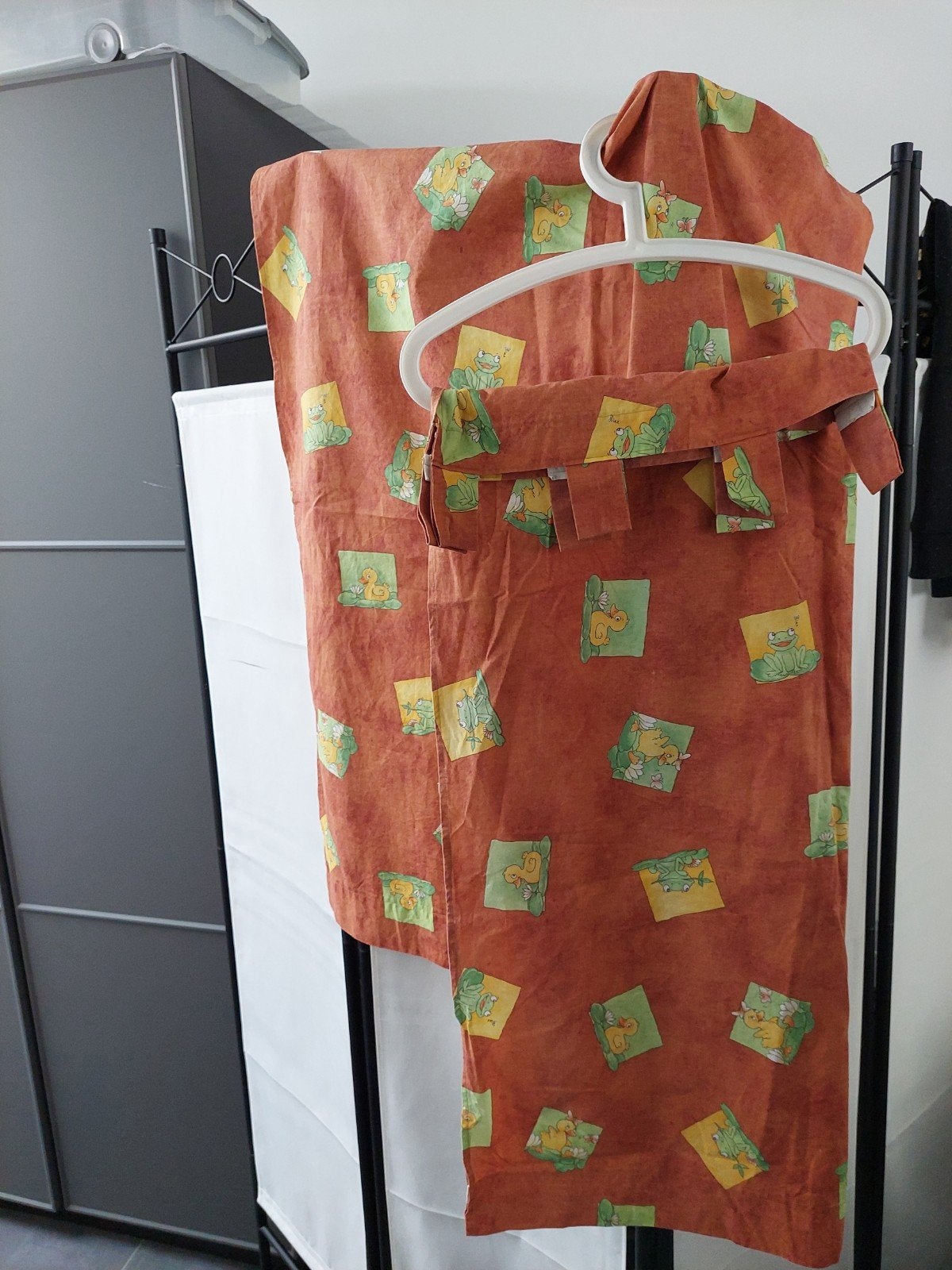 Tentures chambre enfant, Enlèvement