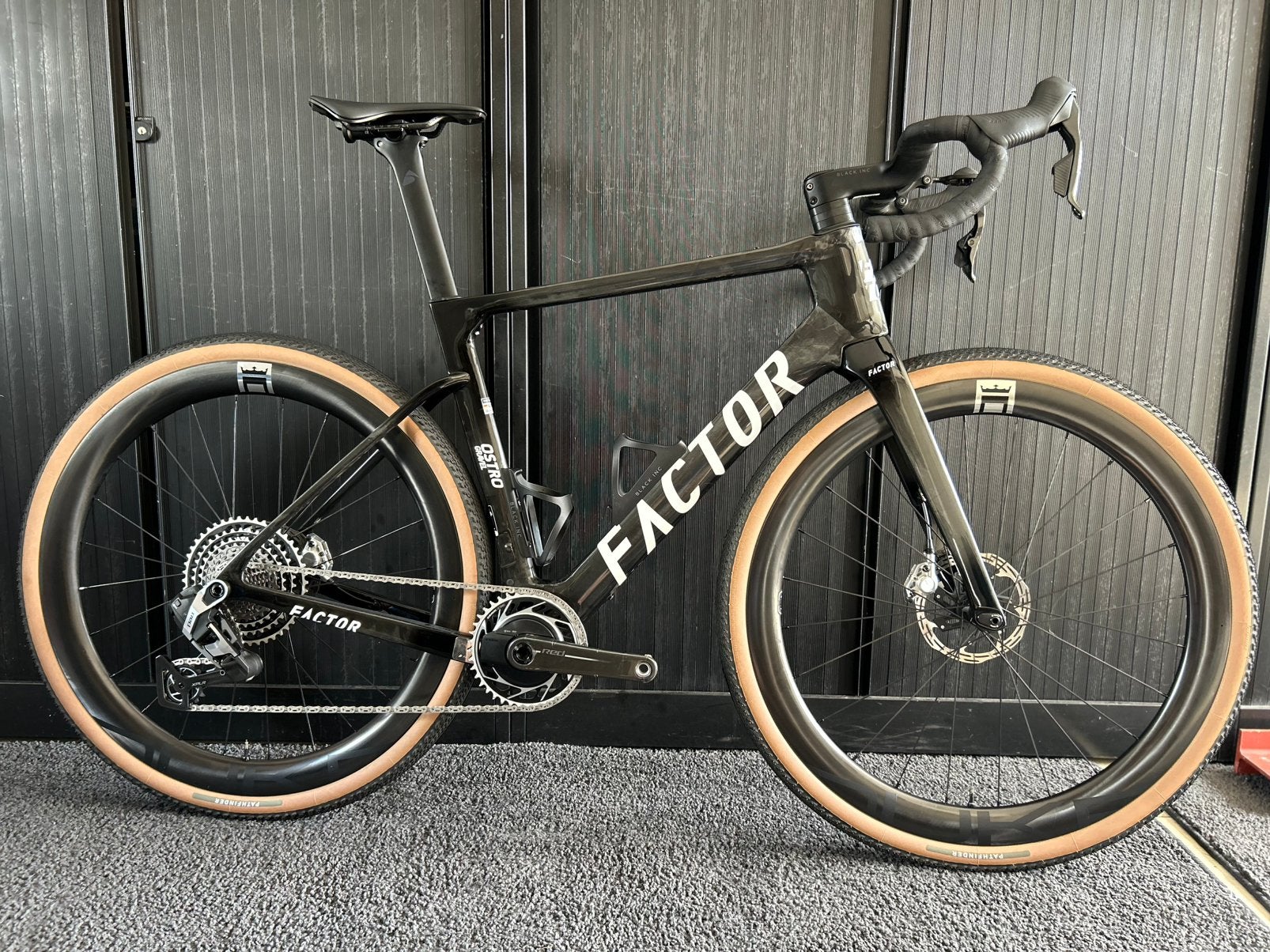 Factor Ostro Gravel (Mod.2026) - complete fiets of frameset, Vélos & Vélomoteurs, Enlèvement, Comme neuf, Carbone