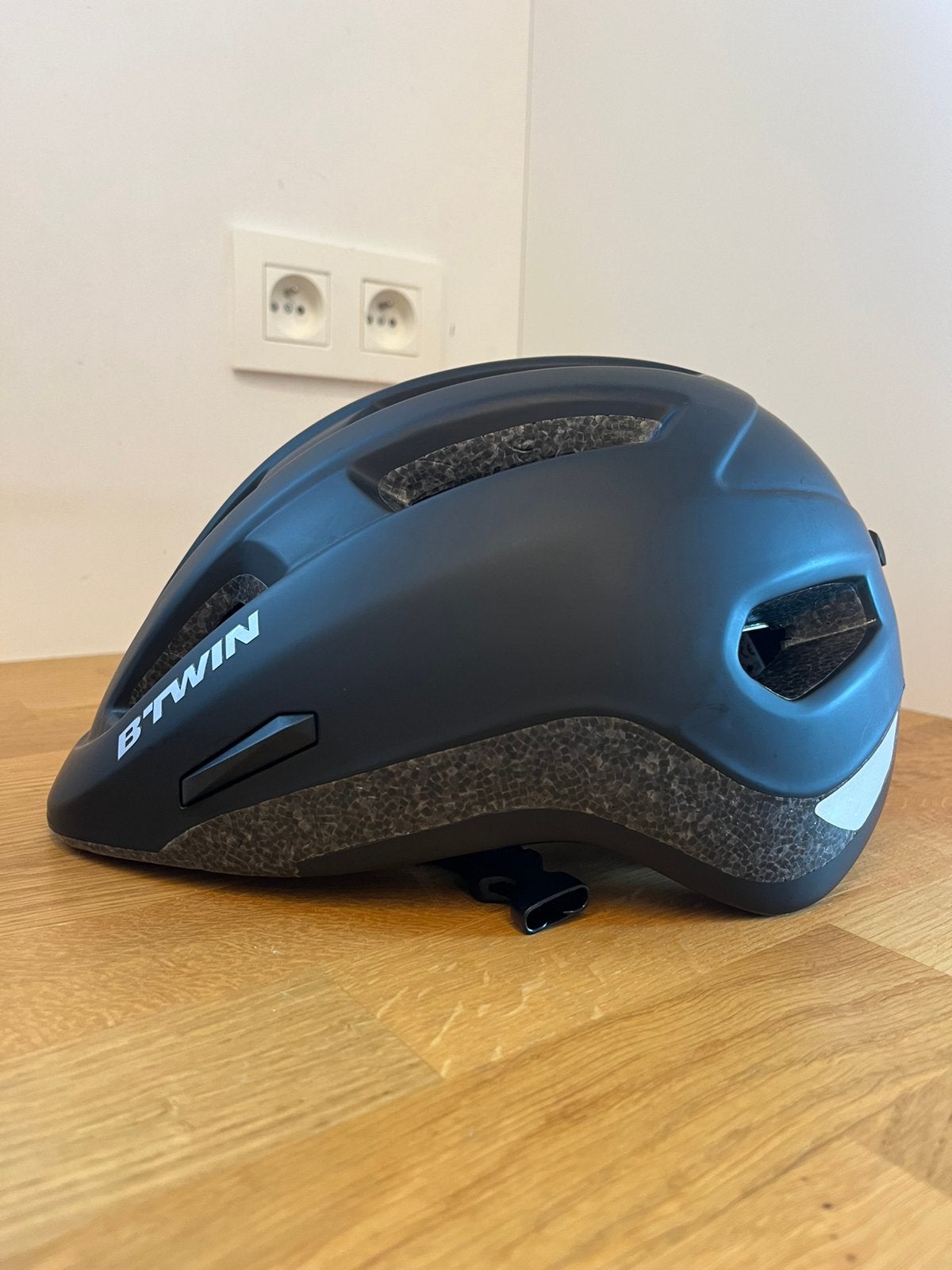 B-twin stad 500 fietshelm, Fietsen en Brommers, Ophalen of Verzenden, Zo goed als nieuw