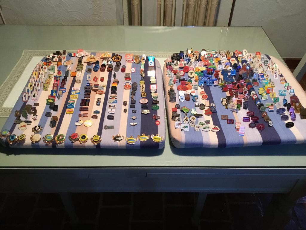 Pins of speltjes, Verzamelen, Ophalen, Zo goed als nieuw