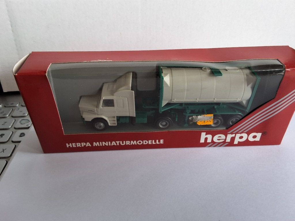 camion HO 1:87 Herpa, Hobby & Loisirs créatifs, Enlèvement ou Envoi, Comme neuf, Bus ou Camion, Herpa