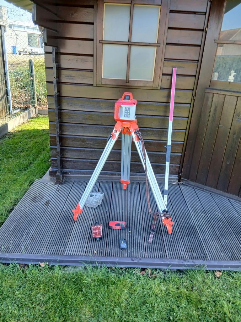 Prof. Laeser Futech Nexus met koffer en toebehoren, Doe-het-zelf en Bouw, Meetapparatuur, Ophalen