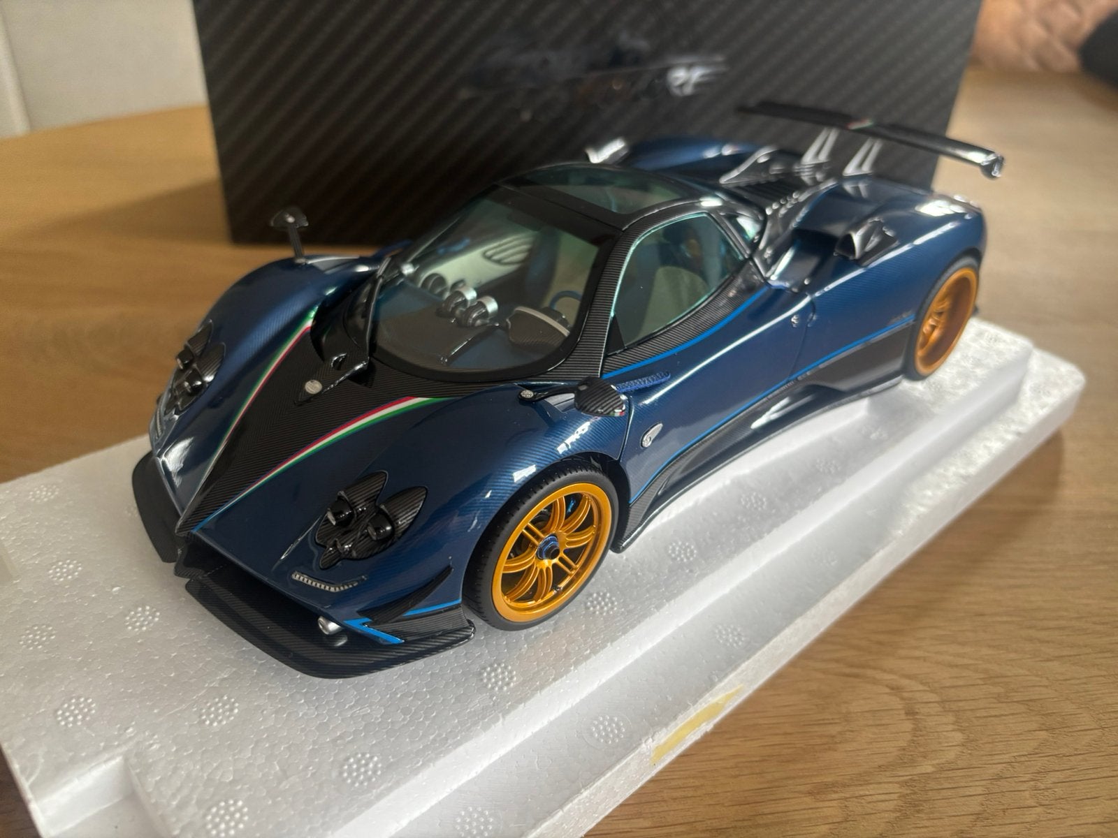 Pagani Zonda Tricolore 1/18, Enlèvement ou Envoi, Comme neuf