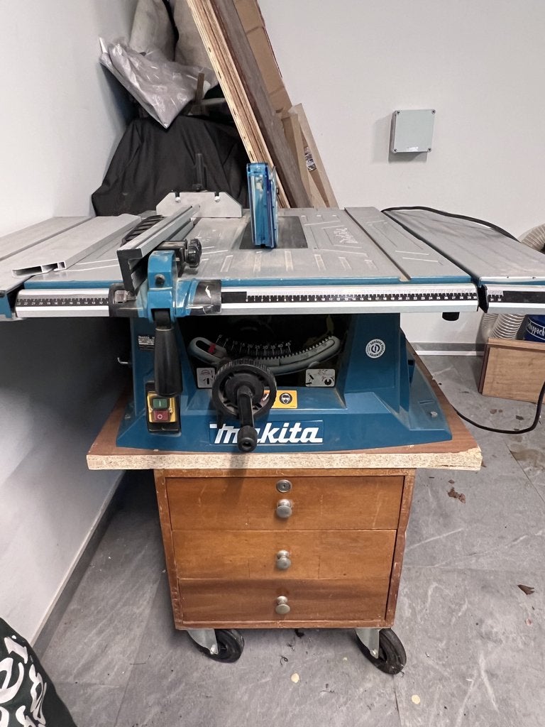 Makita MLT100 Tafelzaag, Doe-het-zelf en Bouw, Ophalen, Zo goed als nieuw, Makita/