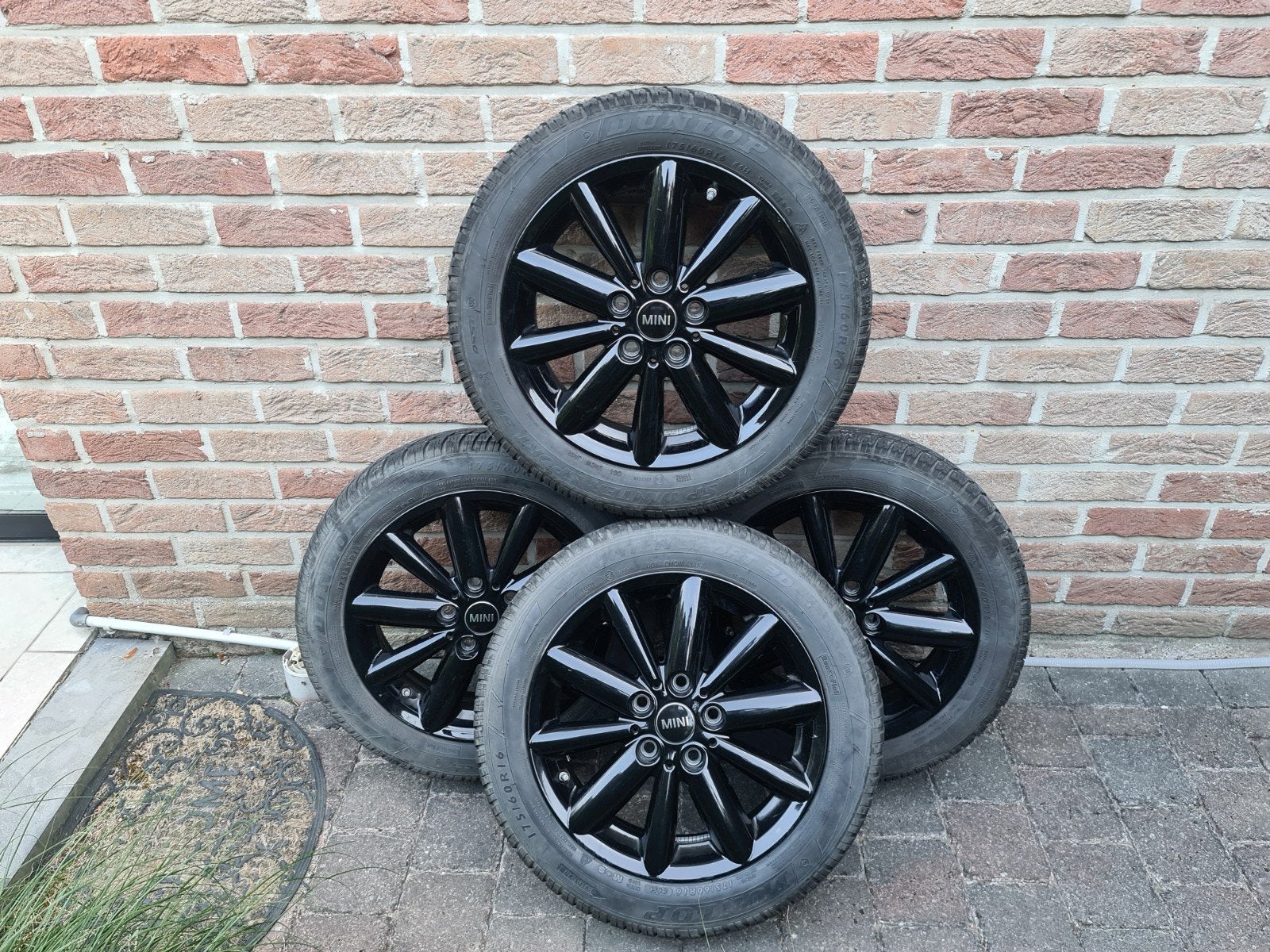 pneus hiver sur jantes d origine MINI, Auto-onderdelen, Ophalen of Verzenden, Winterbanden, Band(en)