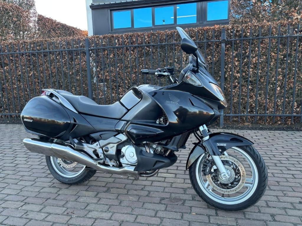 Honda Deauville 700 abs, 700 cc, 2 cilinders, Motorrijbewijs A, Meer dan 35 kW