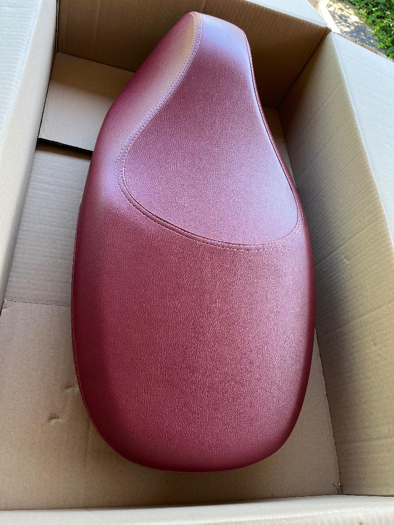 Zadel Vespa 125 Primavera, Vélos & Vélomoteurs, Pièces de cyclomoteur | Scooters, Enlèvement, Comme neuf, Selle, Vespa