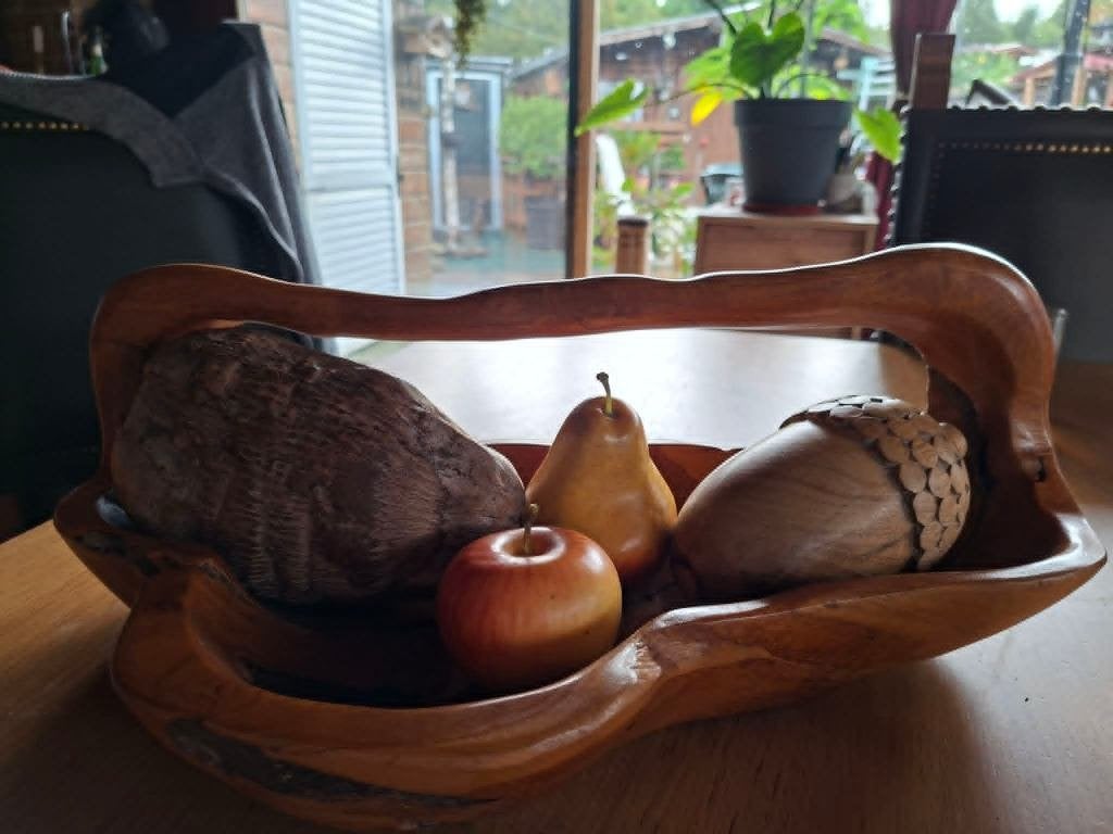 plat a fruit sculpte dans une piece de bois, Enlèvement