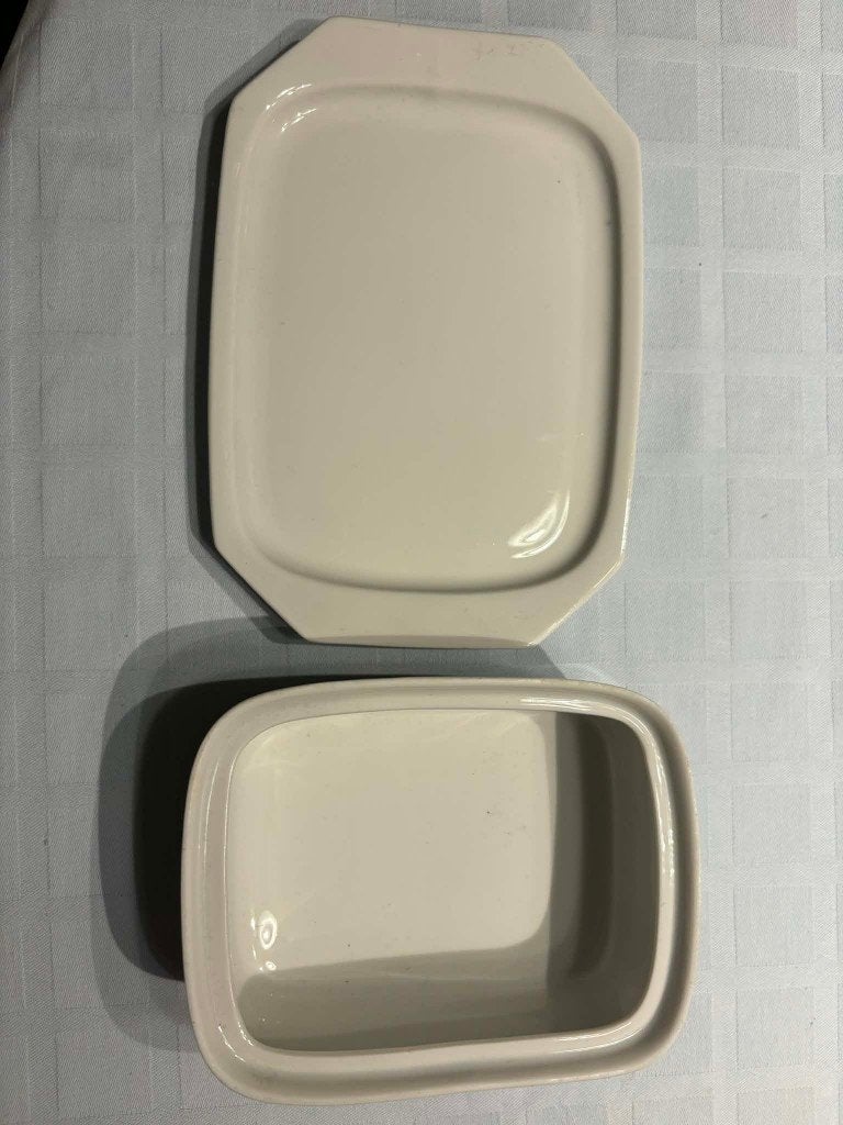 beurrier, neuf, en porcelaine blanche, Maison & Meubles, Cuisine | Vaisselle, Neuf, Enlèvement ou Envoi, Classique, Autres types