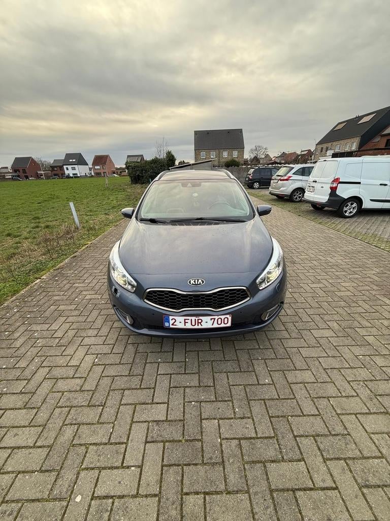 Kia Ceed Sport pack 1.6 crdi 2014, Auto's, Kia, Particulier, Bluetooth, Cruise Control, Elektrische ramen, Isofix, Lichtmetalen velgen