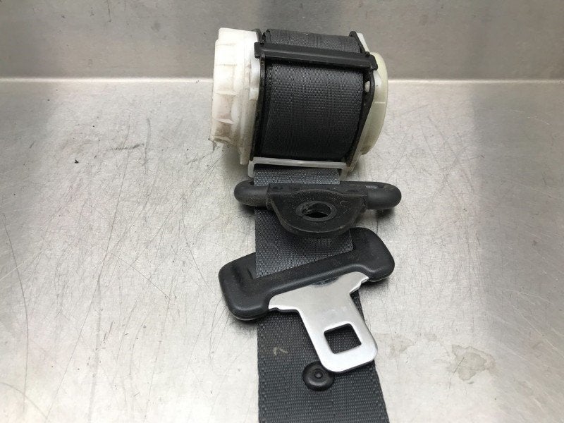 CEINTURE DE SECURITE ARRIERE GAUCHE Yaris Verso (P2), Utilisé, Toyota