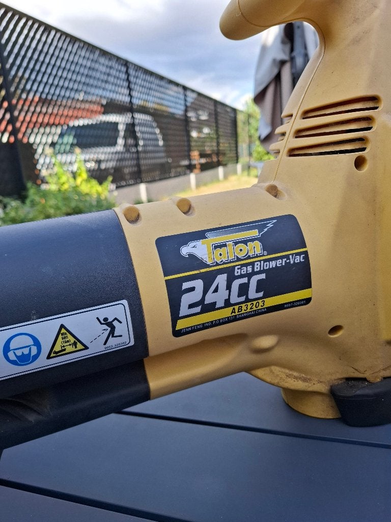 Bladblazer met benzinemotor, Ophalen