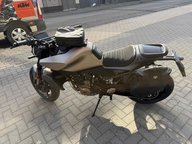 Husqvarna Svartpilen 801, Motos, Entreprise, 2 cylindres, Neuf, 801 cm³