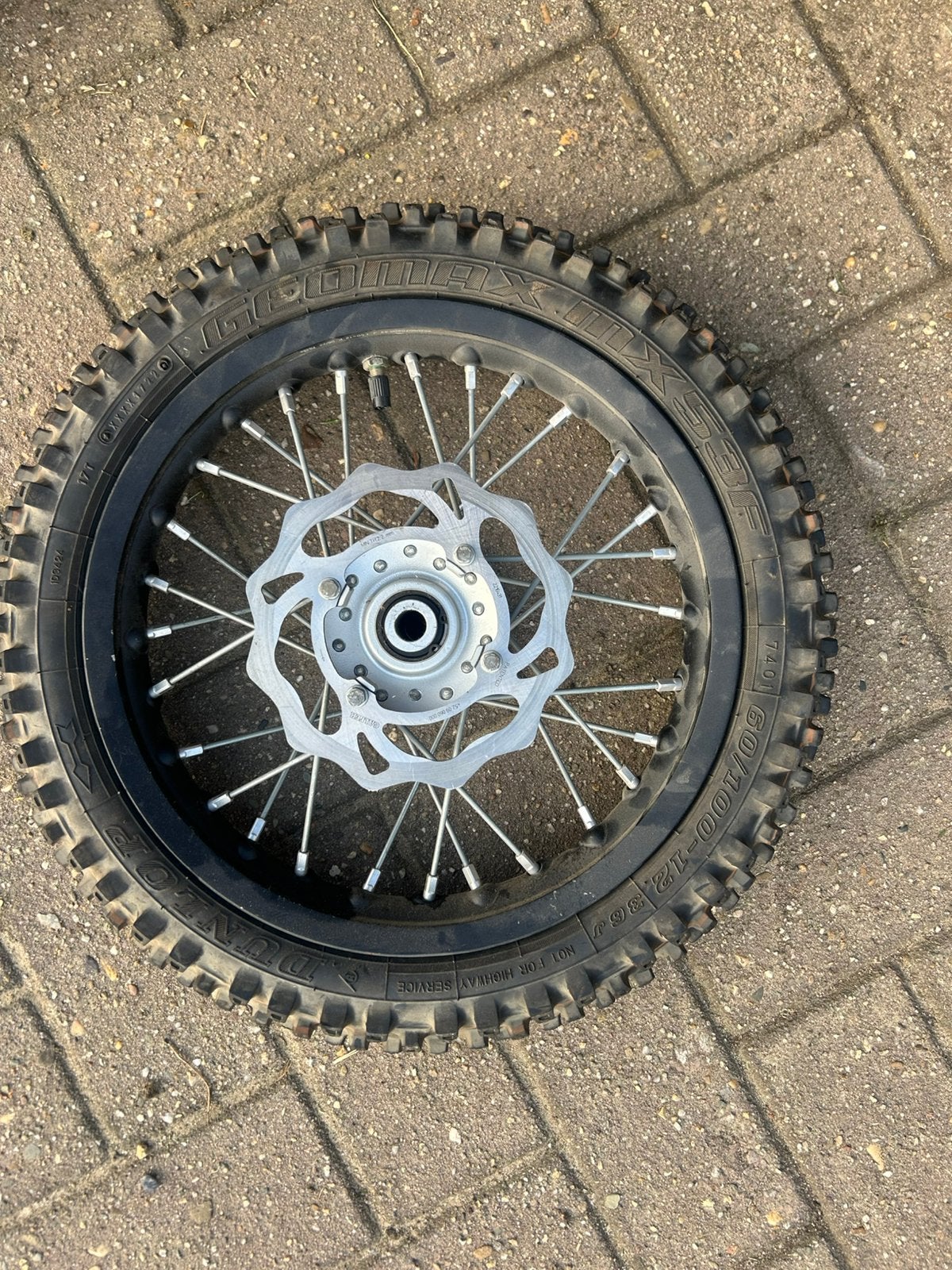 Roues Sx 50 cc, Enlèvement