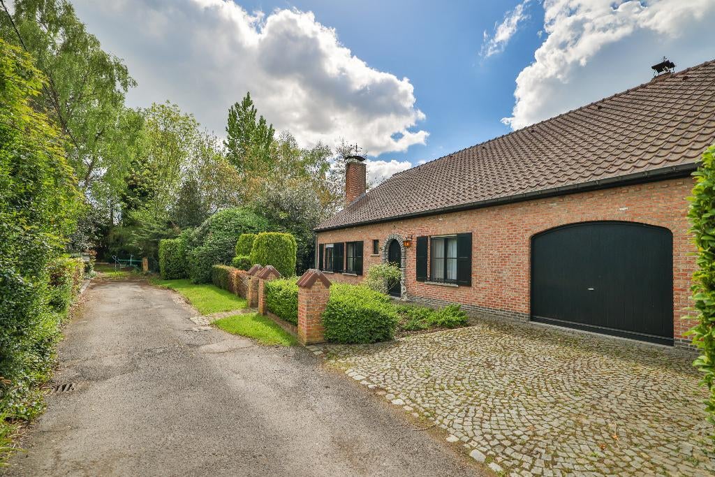 Woning op 1876 m² ZW-perceel met garages/atelier, 621 UC, Kontich, 2 kamers, Vrijstaande woning