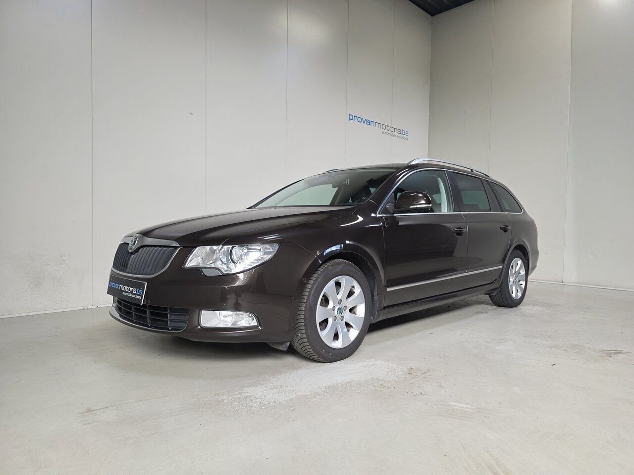 Skoda Superb 1.6 TDI - GPS - Airco - Bluetooth - Zeer Goede, Auto's, Skoda, 0 kg, 105 pk, Zwart, 4 cilinders