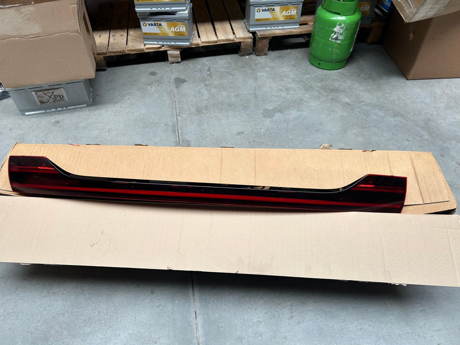 Achterlicht balk mecedes EQC 2939060200, Auto-onderdelen, Ophalen of Verzenden, Mercedes-Benz