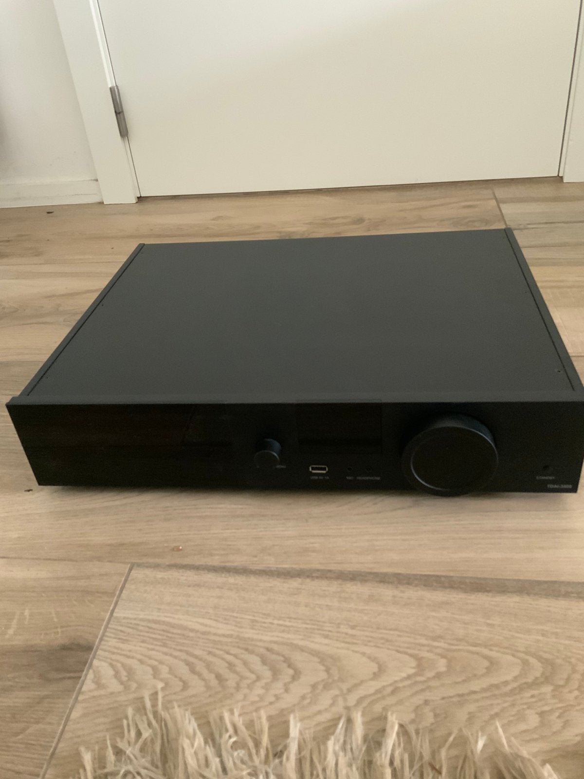 Lyngdorf TDAI3400 avec module NF en option, Enlèvement ou Envoi, Comme neuf