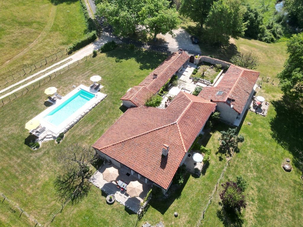 Te Huur unieke Villa in Poitou-Charentes Zuidwest Frankrijk, Vakantie, Vakantiehuizen | Frankrijk, Landhuis of Villa, Landelijk